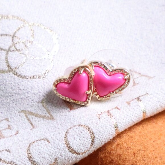 Kendra Scott Ari Heart Neon Pink Stud Earrings Gold - Picture 2 of 2
